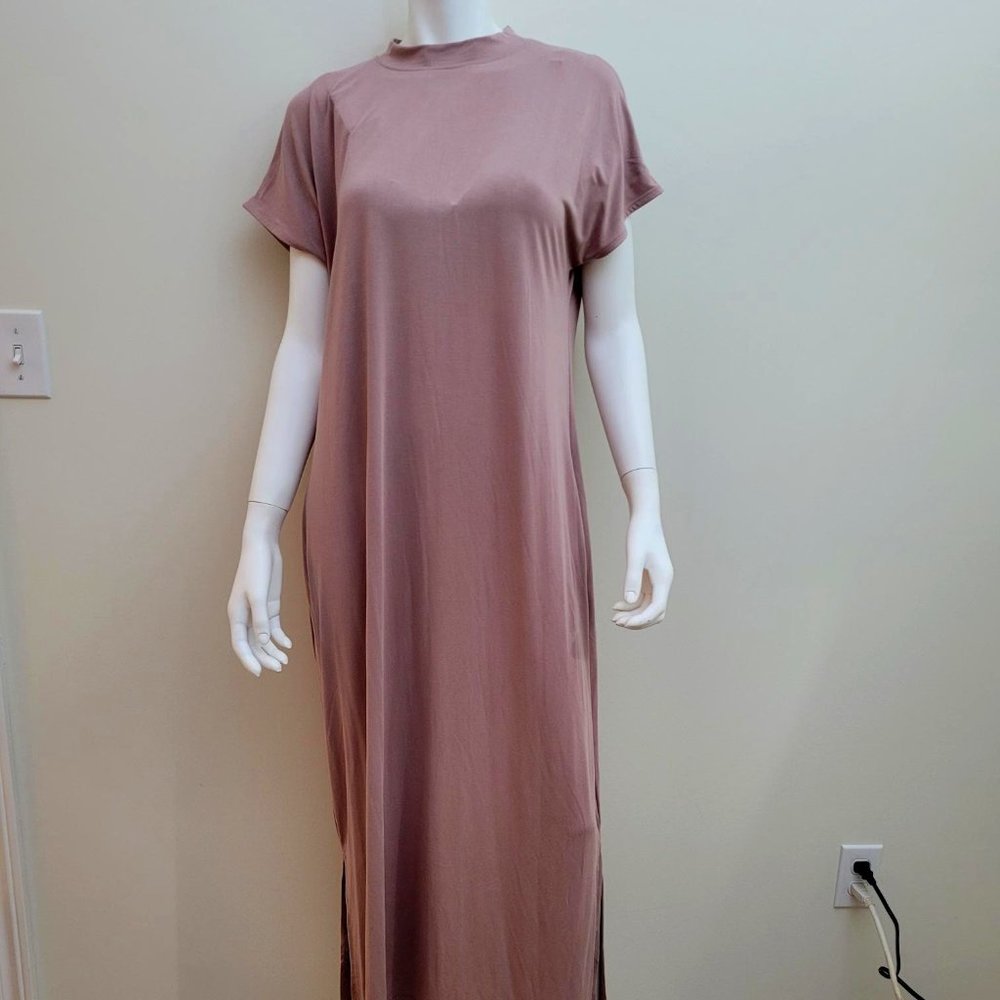 BASICS BY PRIV - The Miles Midi Dress in Rustic Rose. Size M. NWT.